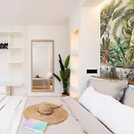 Luxe Blue Boutique Apartment