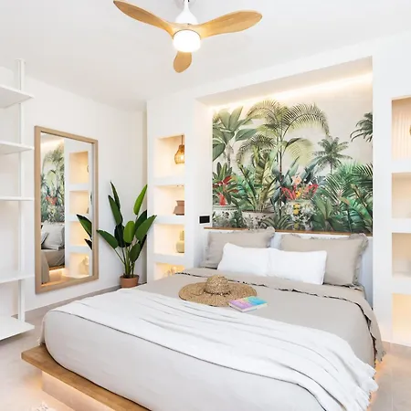 Luxe Blue Boutique Apartment *